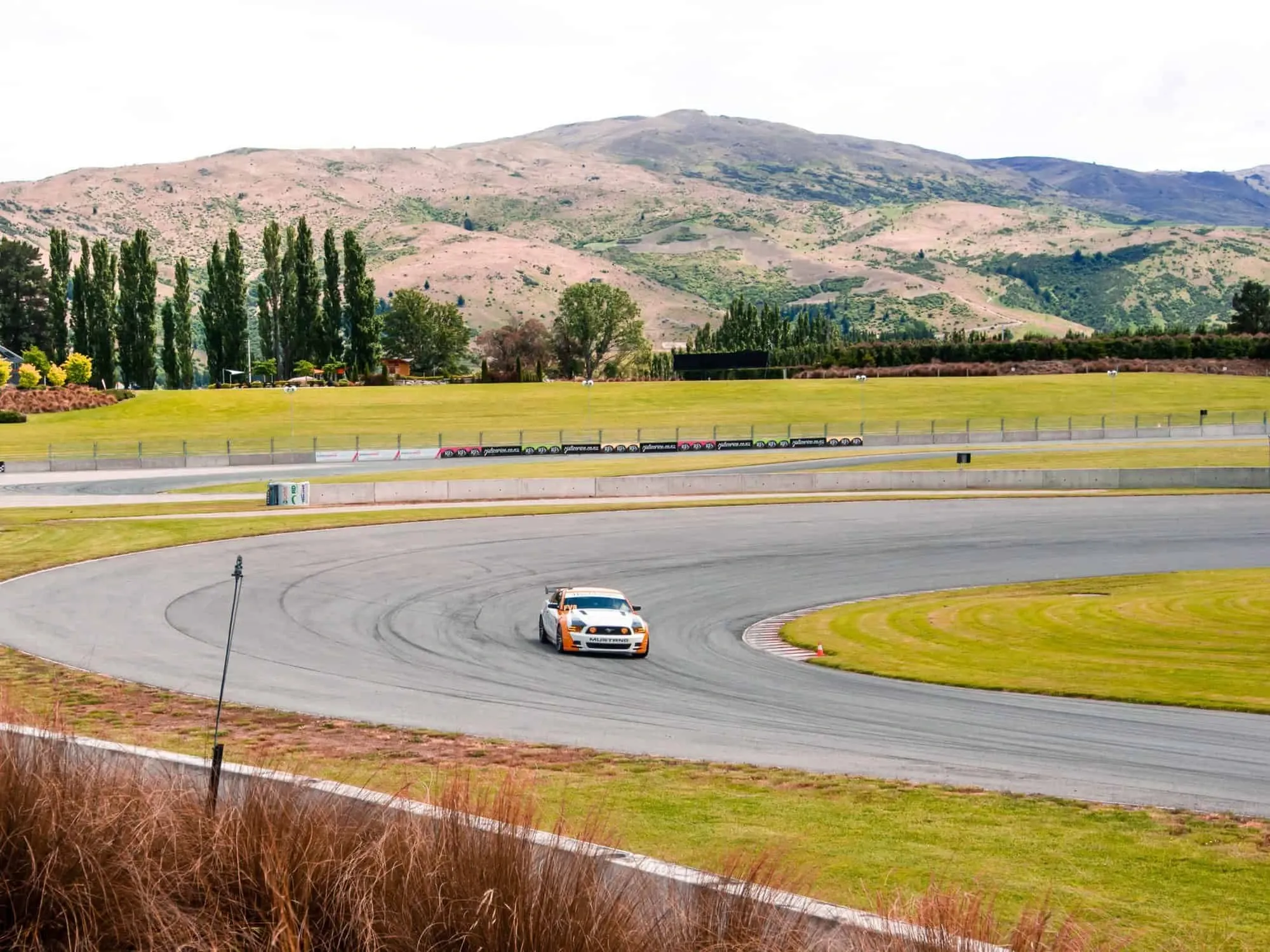 Rasante Fahrt bei Highlands Motorsport in Neuseeland