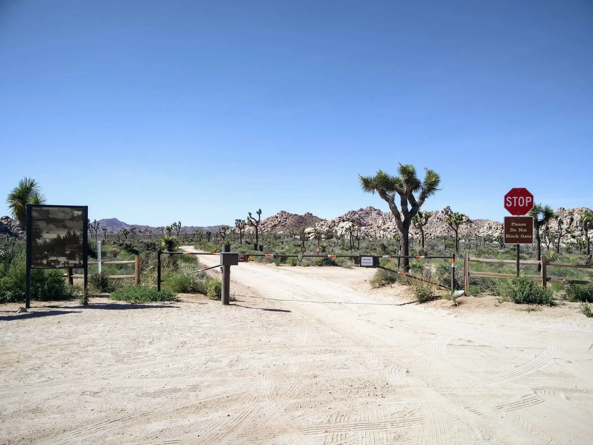 Einfahrt zur Keys Ranch im Joshua Tree Nationalpark