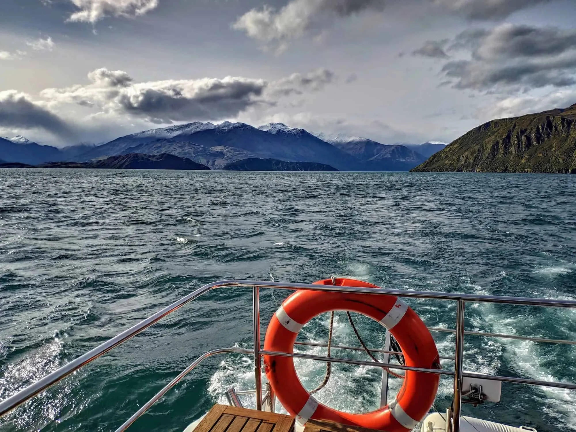 Entspannte Bootstour auf dem Lake Wanaka