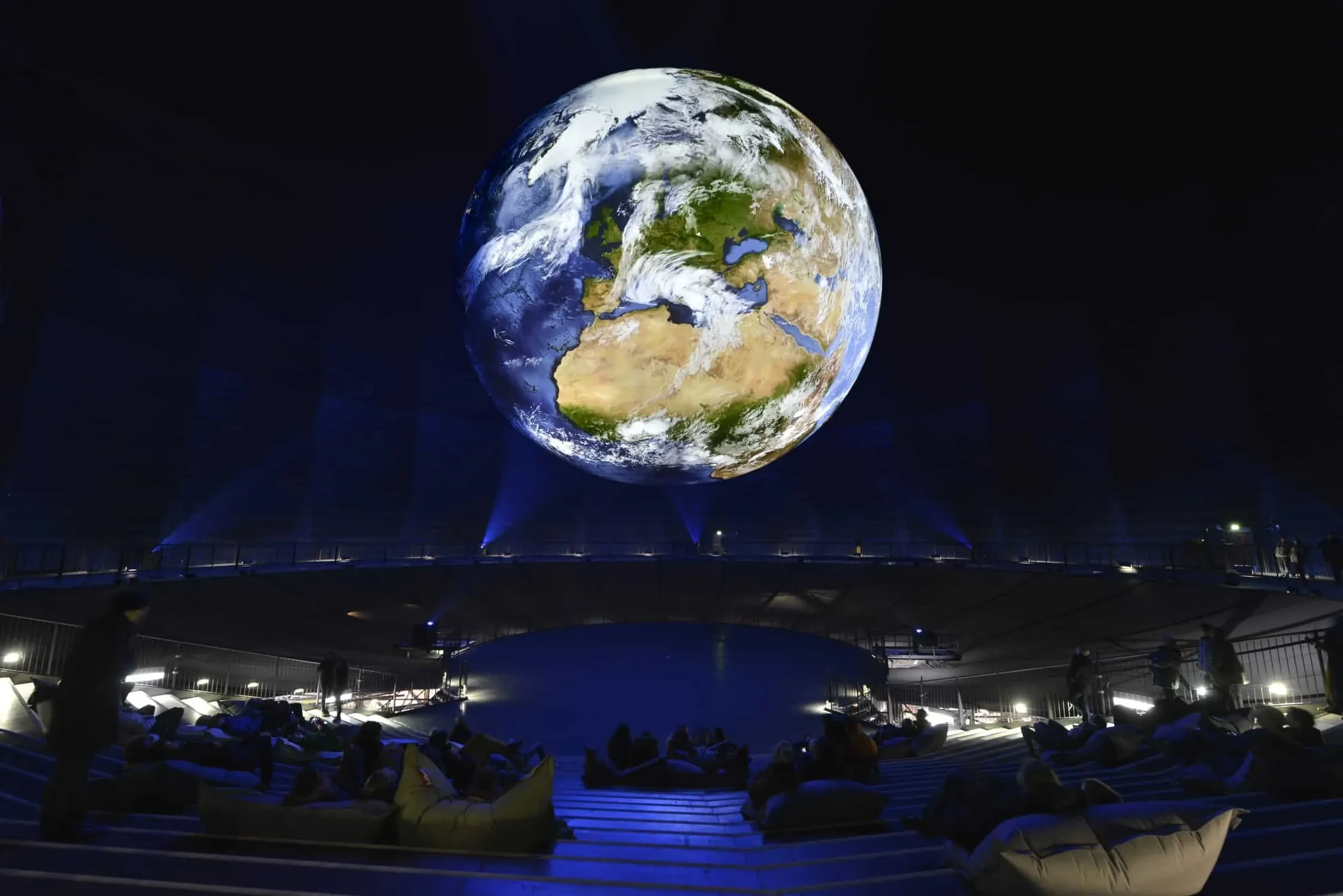 Sehenswert: Wunder der Natur im Gasometer Oberhausen